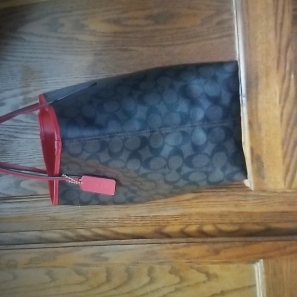 Coach Signature City Tote NWT🛍 - Picture 8 of 16